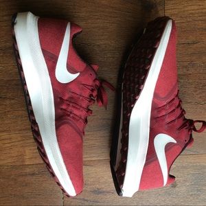 nike run swift red